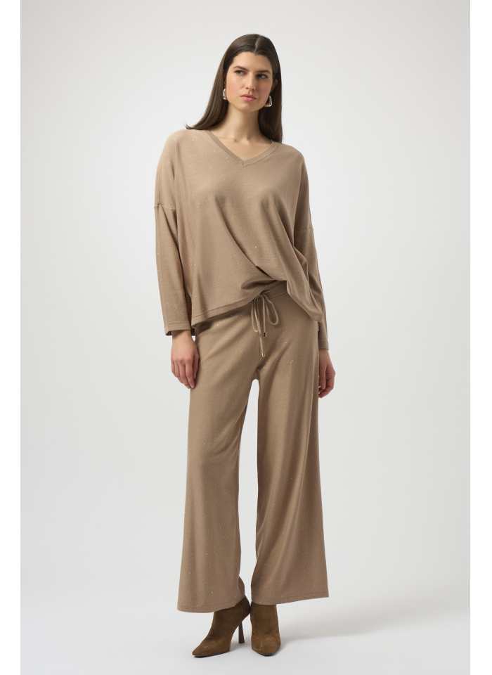 Joseph Ribkoff 244922 Beżowe, dzianinowe spodnie zdobione cekinami