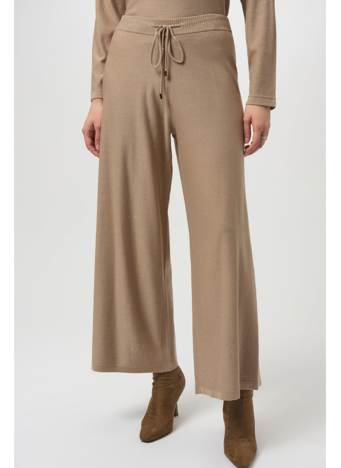 Joseph Ribkoff 244922 Beżowe, dzianinowe spodnie zdobione cekinami