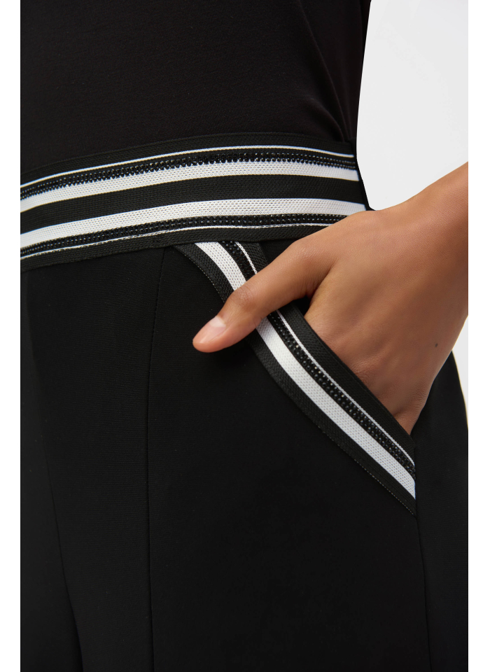 Joseph Ribkoff 252153 Spodnie czarne kuloty z rozcięciem.