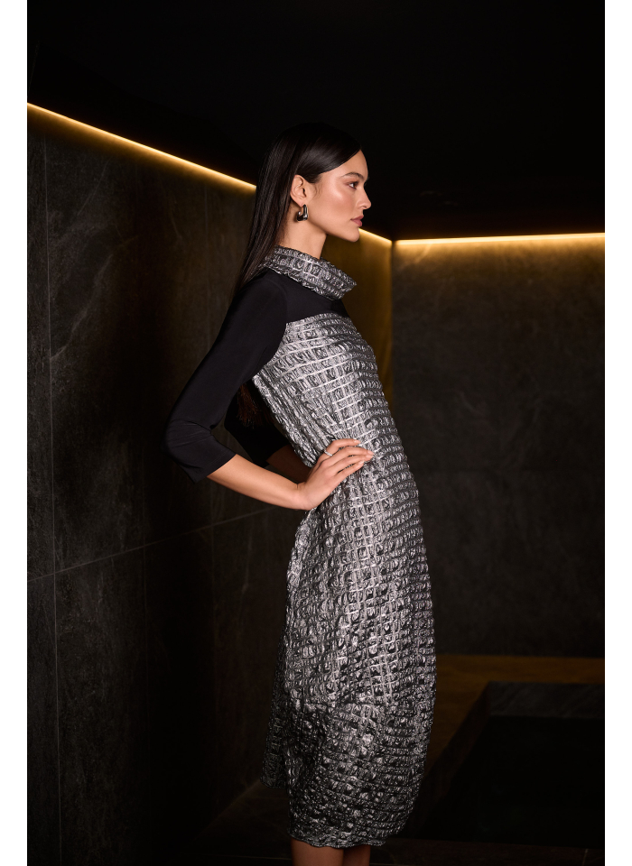 Joseph Ribkoff 254057 sukienka czarno-grafitowa z półgolfem