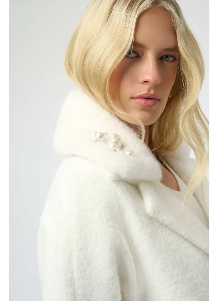 Joseph Ribkoff 254954 Stylowy, biały płaszcz z kołnierzem zdobionym perełkami