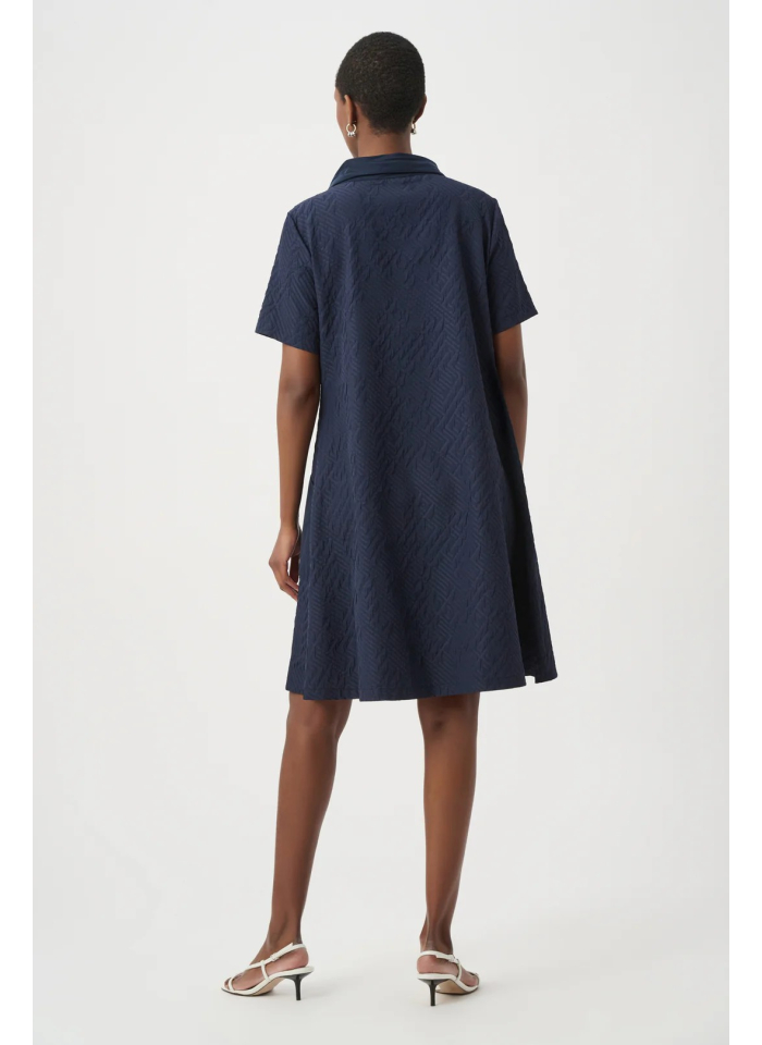 Joseph Ribkoff 261027 Granatowa sukienka z efektownym kołnierzem.