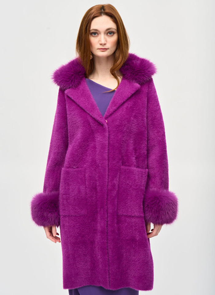 Joseph Ribkoff 243923 Dzianinowy płaszcz z futrzanym wykończeniem 3 kolory fiolet, czarny, beż.
