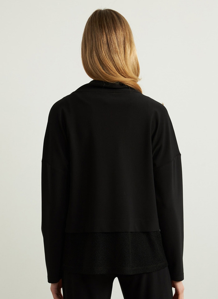 Joseph Ribkoff 213377 Czarna bluza w sportowym stylu z ozdobnym zamkiem.