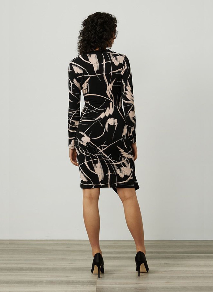 Joseph Ribkoff. Czarna sukienka w beżowy wzór.