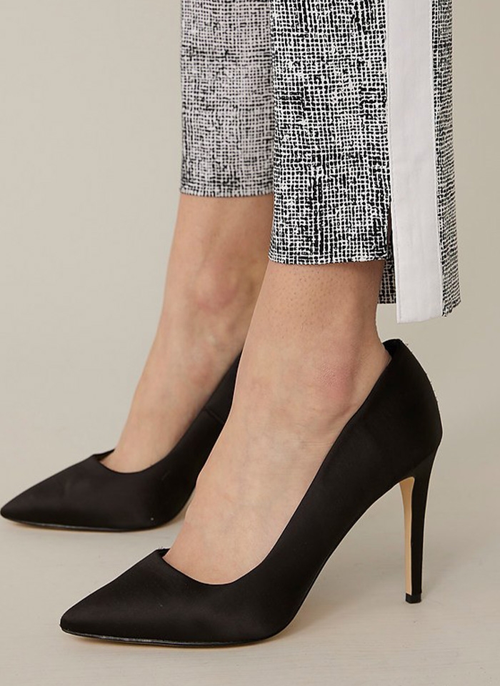 Joseph Ribkoff, Białe spodnie w czarny wzór.