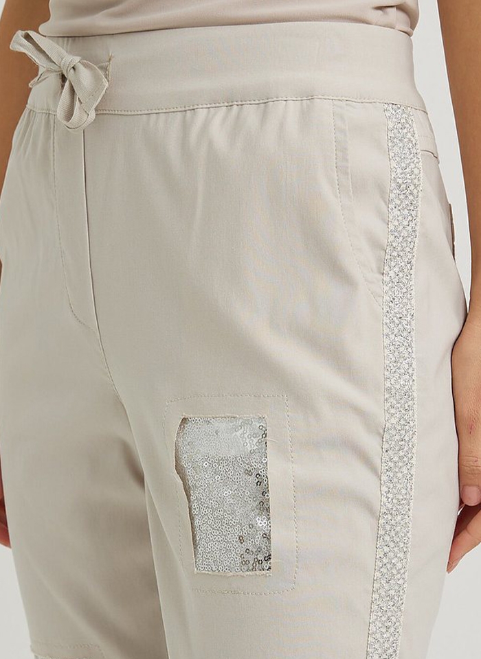 Joseph Ribkoff . Beżowe spodnie w casualowym stylu