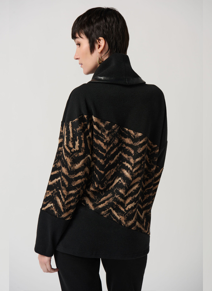 Joseph Ribkoff, Sweter z luźnym golfem wykończony ekoskóra.