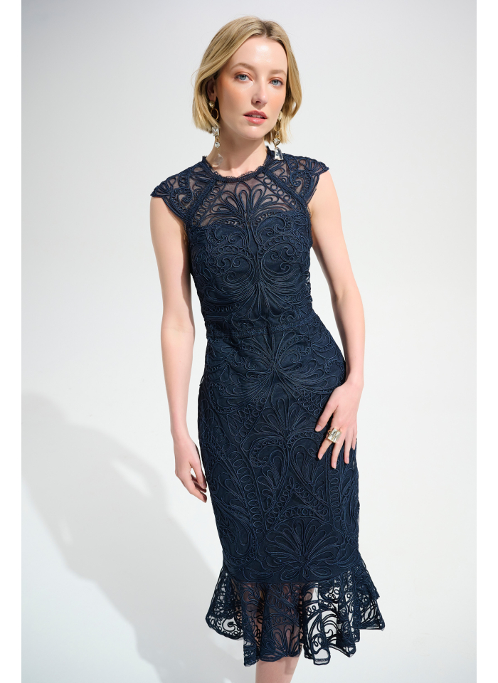 Joseph Ribkoff 261740 granatowa sukienka zdobiona gipiurą