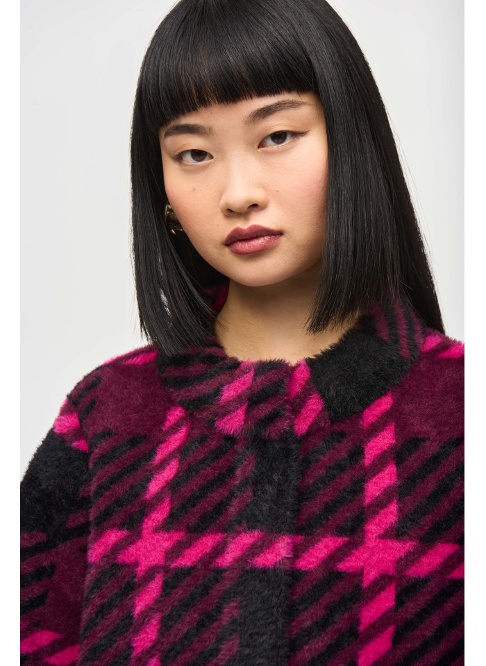 Joseph Ribkoff 243931 kurtka z futerkowej tkaniny w bordowo-różową kratę