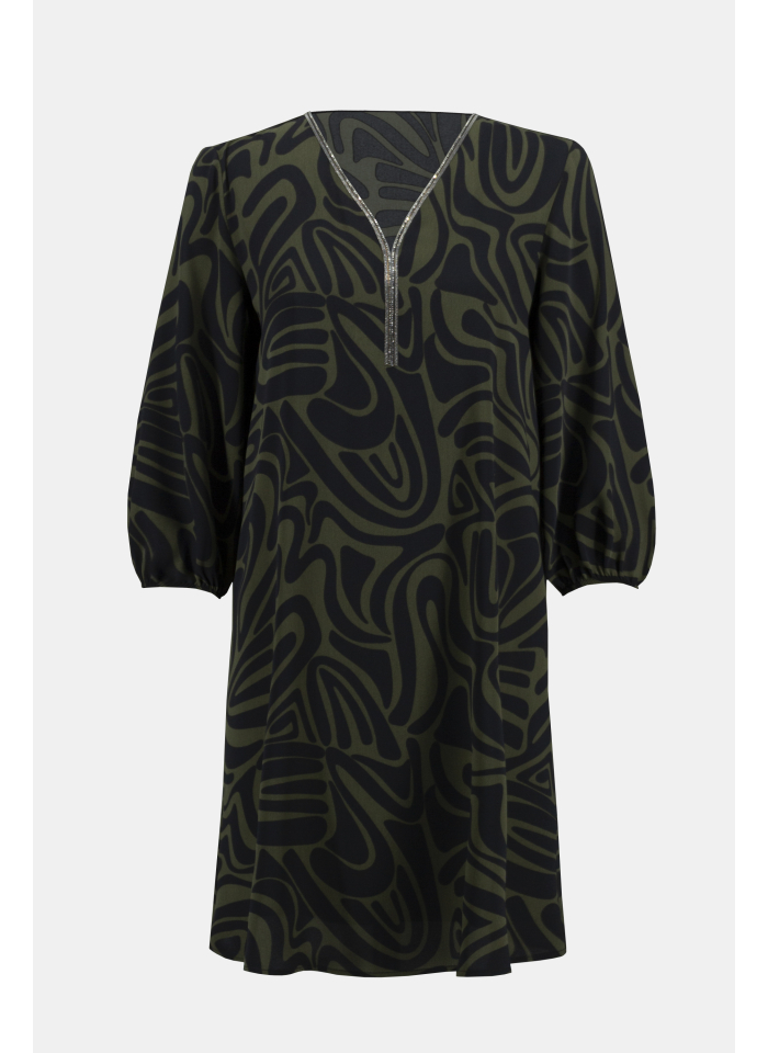 Joseph Ribkoff 243154 sukienka z rękawem 3/4 ze zdobionym dekoltem