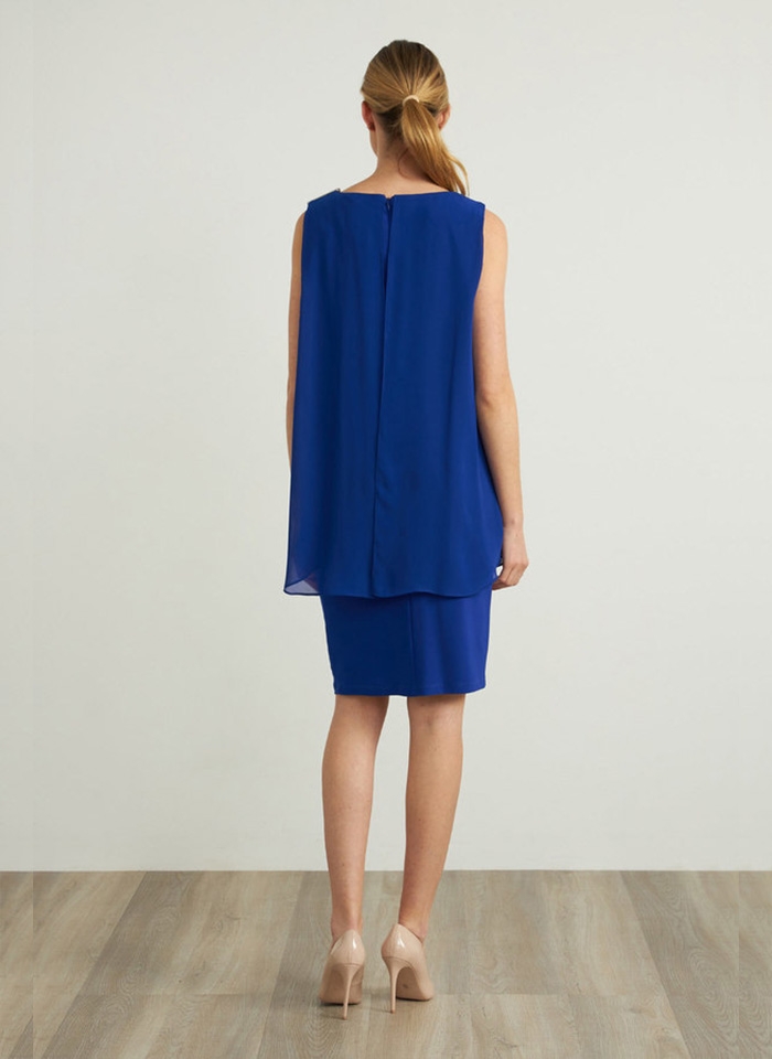 Joseph Ribkoff. Koktajlowa sukienka bez rękawów.