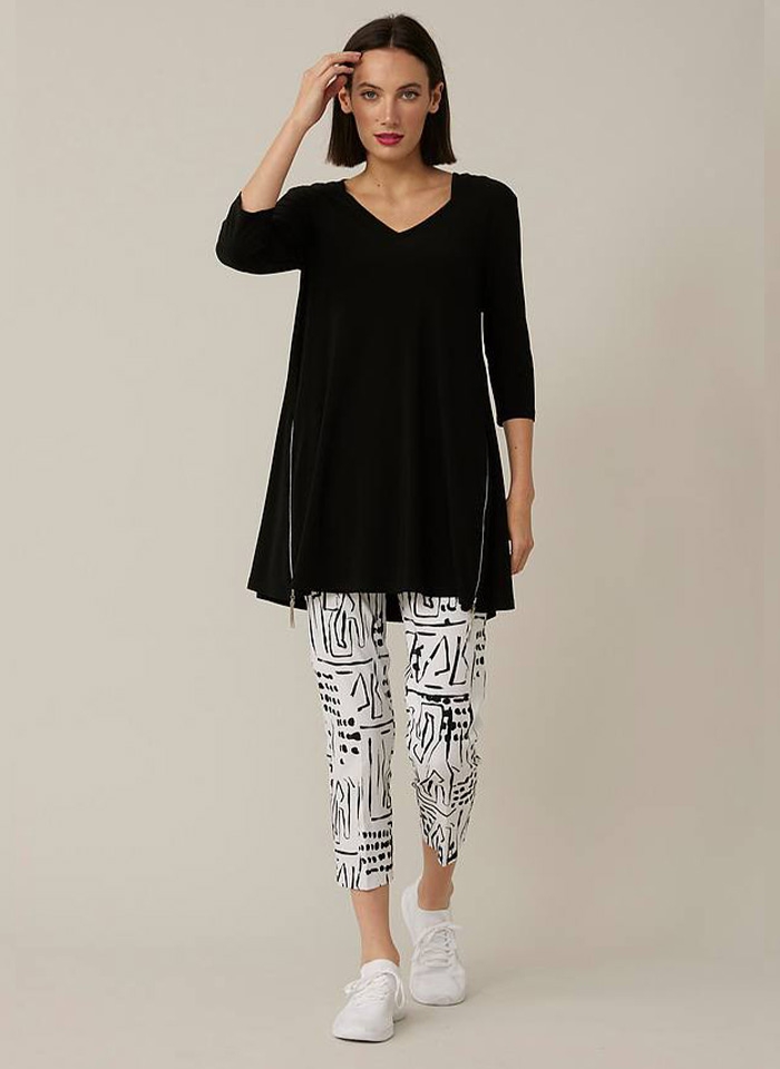 Joseph Ribkoff, Białe spodnie w czarny nowoczesny wzór.