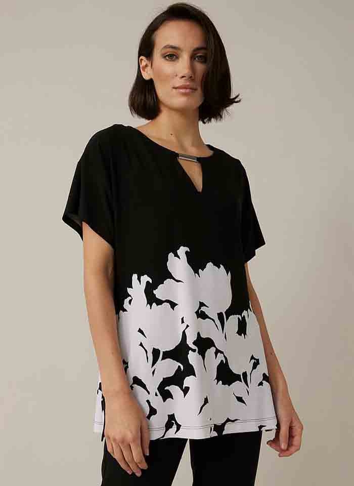 Joseph Ribkoff, Czarna bluzka z białym kwiecistym wzorem.