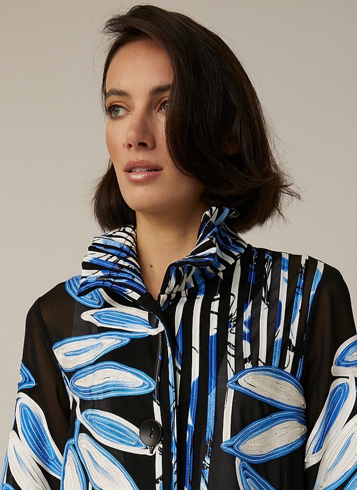 Joseph Ribkoff, Czarny żakiet w kwiecisty, biało - niebieski wzór.