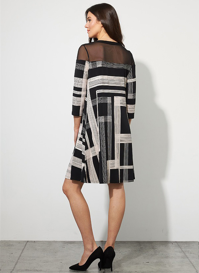 Joseph Ribkoff, Czarna sukienka o luźnym kroju.