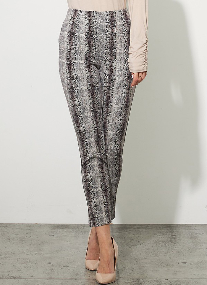 Joseph Ribkoff. Spodnie w zwierzęcy print w odcieniach beżu.