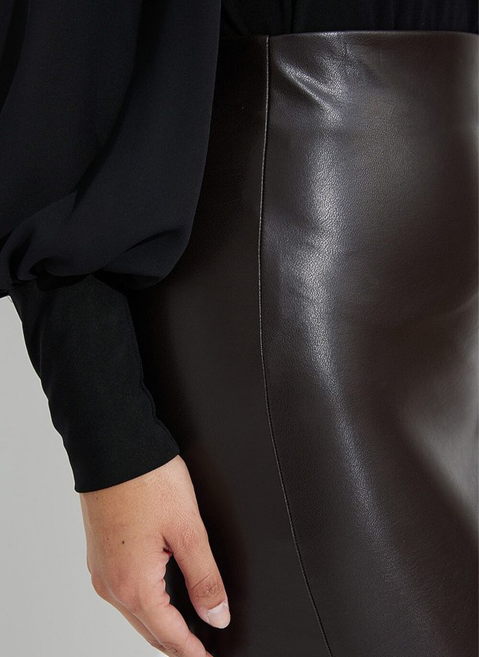 Joseph Ribkoff. Ołówkowa spódnica ze ekologicznej skóry