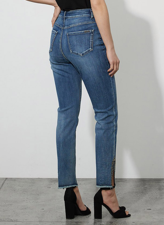 Joseph Ribkoff 223941 Niebieskie jeansy ze zdobieniem na nogawkach.