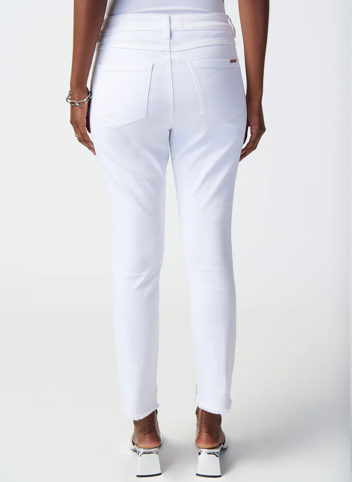 Joseph Ribkoff 241921 Białe spodnie typu jeans z ozdobnym wykończeniem