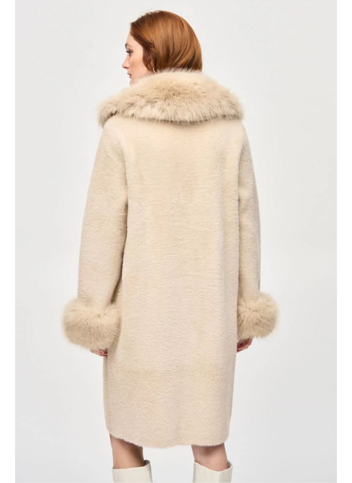 Joseph Ribkoff 243923 Dzianinowy płaszcz z futrzanym wykończeniem 3 kolory fiolet, czarny, beż.